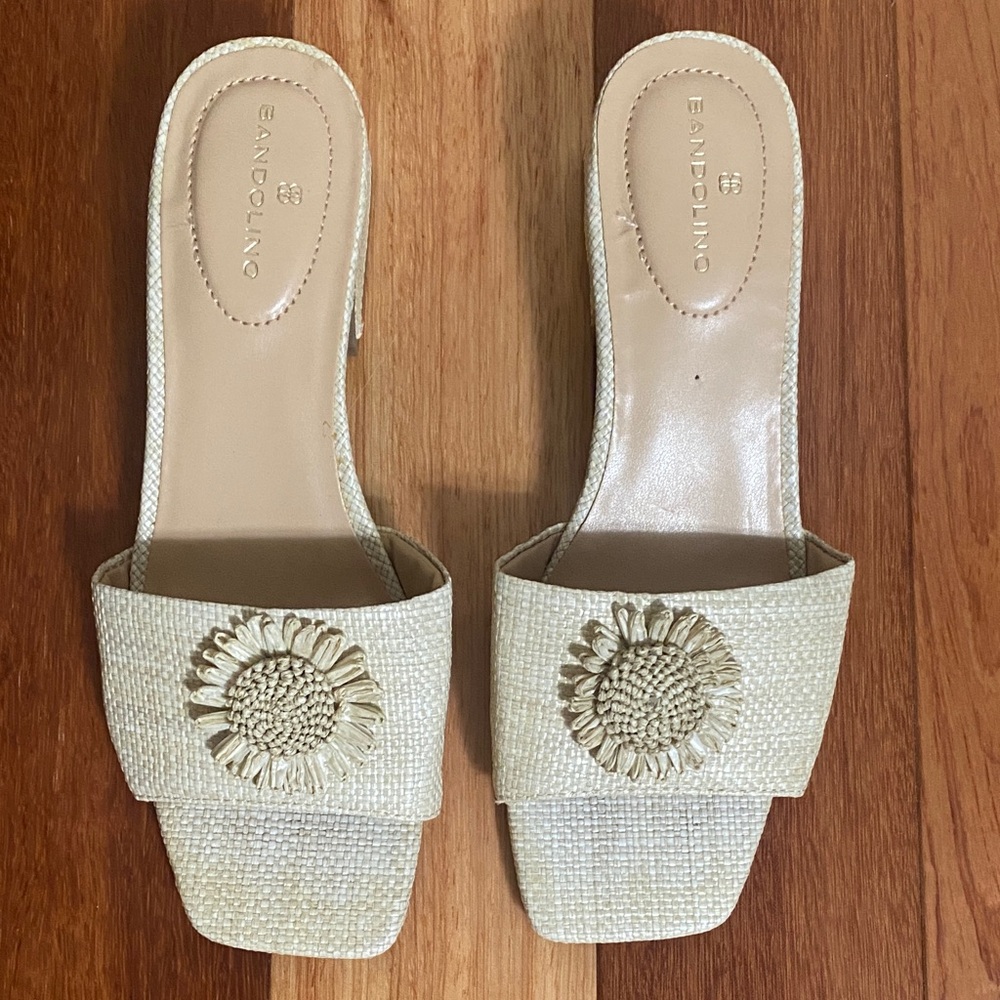Bandolino Cream Floral Embellished Sandals